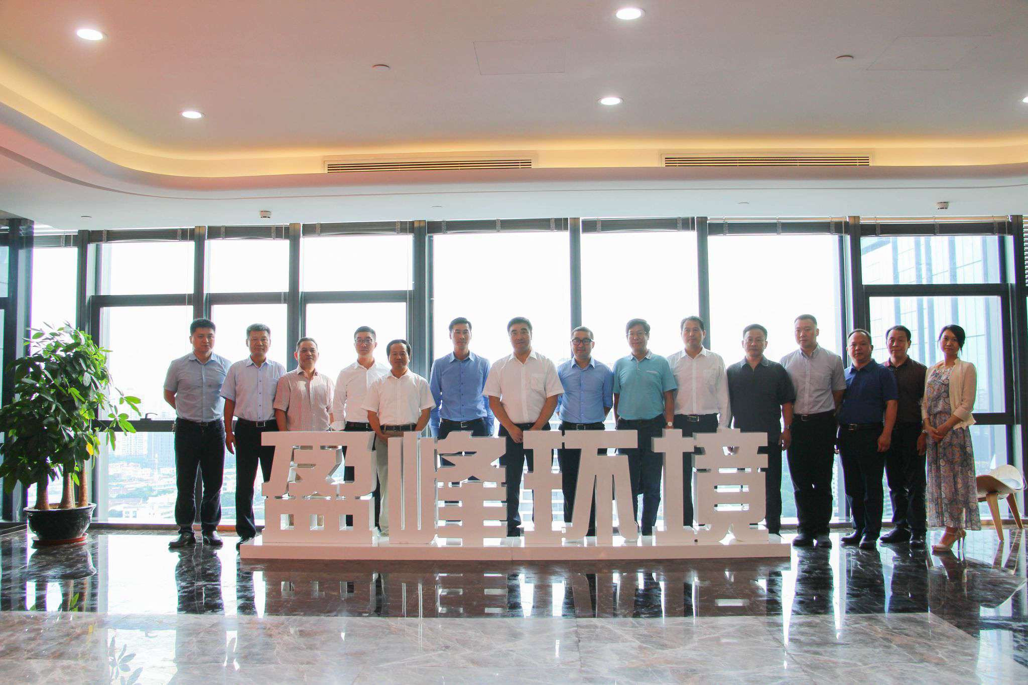 湖南省长沙市副市长刘明理一行莅临威廉希尔参观考察