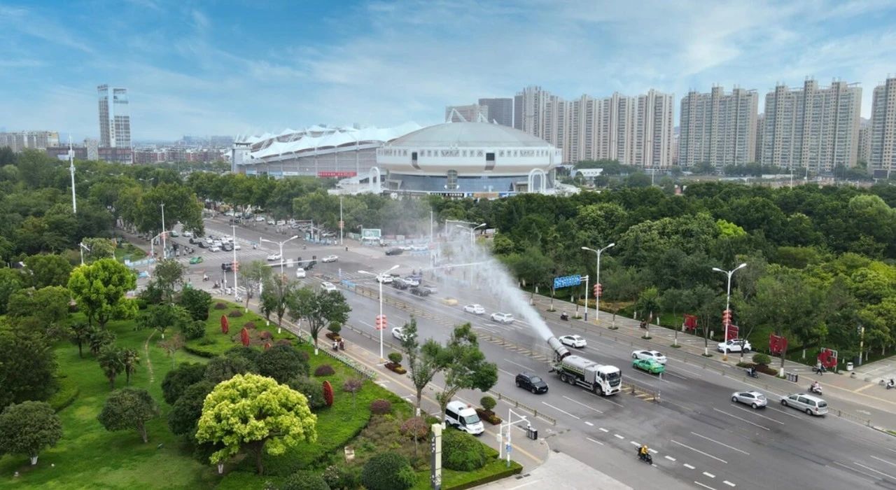 威廉希尔荣登“城市服务十大影响力企业”和“环卫装备十大影响力企业”双榜